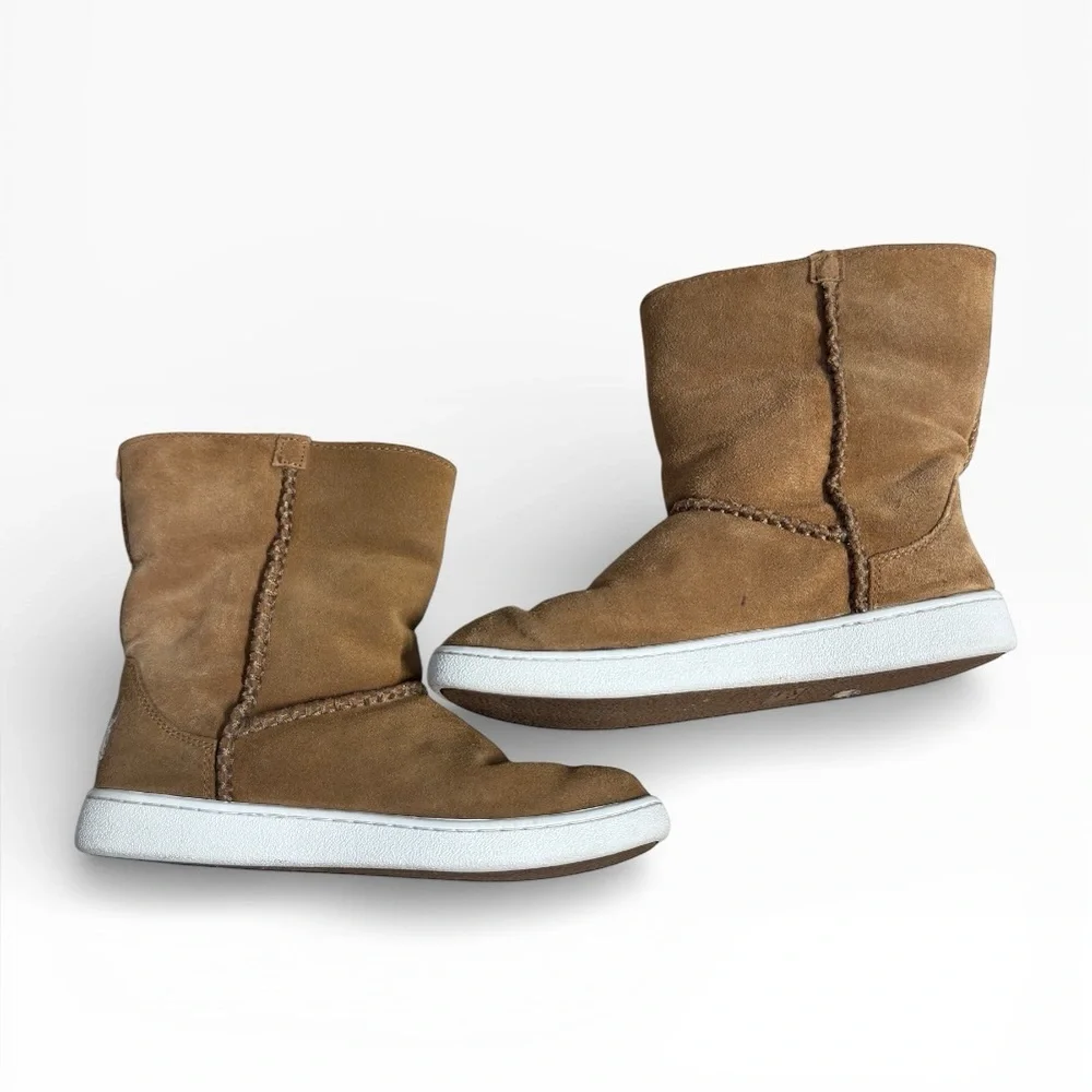 UGG Mika Classic Sneaker Boot Chestnut Suede Shearling Women’s Size US 6 Comfort